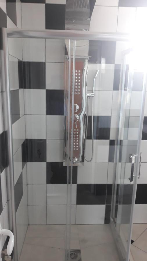 Andi Apartman Pacir Luaran gambar